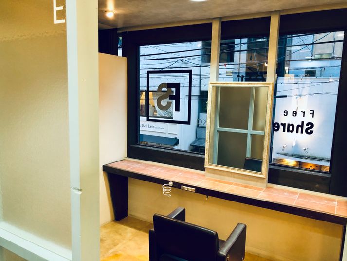 ヘアーサロンブース2 - Reir