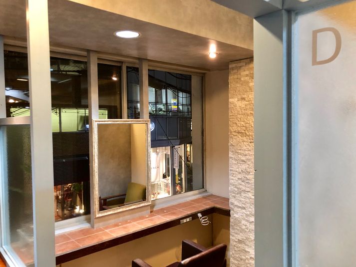 ヘアーサロンブース2 - Reir