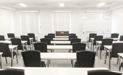 【TKP飯田橋ビジネスセンター】【飯田橋駅から徒歩3分！】36名収容可能な大型会場！ - TKP飯田橋ビジネスセンター