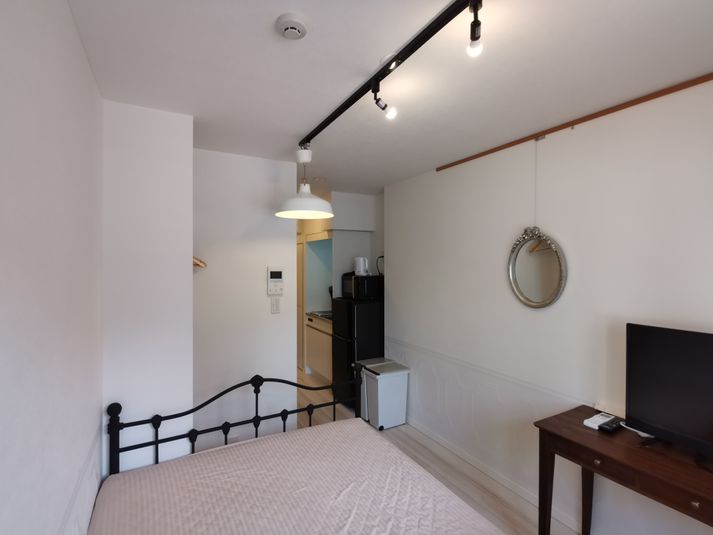 明るくさわやかな白色を基調としたお部屋です。 - Hikario新宿 ワークスペース　１０２の室内の写真