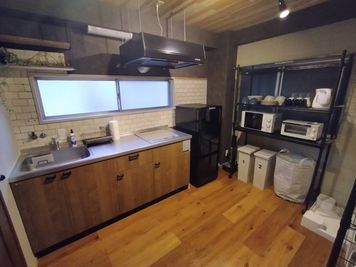 キッチン全体。
２口IHクッキングヒーターのシステムキッチン - simasima古馬場の室内の写真