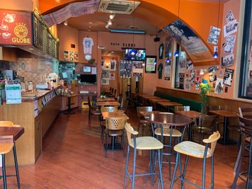 奥行きのあるフロアとなります - caféGLOBE 貸切フロア、レンタルキッチンの室内の写真