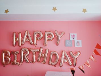 HAPPY BIRTHDAYバルーンの設置イメージ
（バルーンはご持参ください） - espace fleurs パーティールーム、多目的スペースの設備の写真