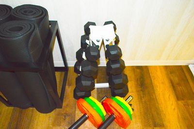 ダンベル＆ヨガマット - 真和スクエア S-GYM（エスジム）の設備の写真