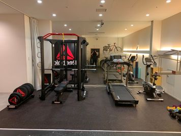 Bike&Run トレーニングスペースの室内の写真