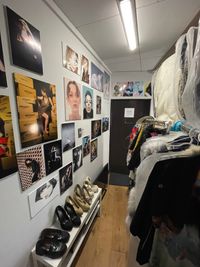 レンタルの衣装やレンタルの靴などもあります。
有償です。 - STUDIO AIR-KOBE- 神戸最安レンタルスタジオ！！の室内の写真