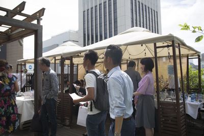 紙パルプ会館 屋上ビーガーデンの室内の写真