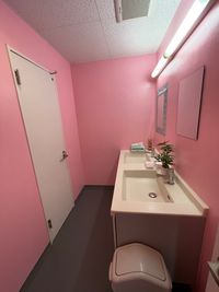 女子トイレ - 紅花会館レンタルスペース 屋上スペースBBQ可能の室内の写真