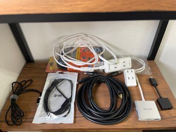 新大阪駅の東口10秒のレンタルスペース/会議室【SS新大阪】 WiFi備品全無料貸出の多目的室・ルーム617の室内の写真