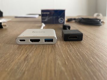 新大阪駅の東口10秒のレンタルスペース/会議室【SS新大阪】 WiFi備品全無料貸出の多目的室・ルーム617の設備の写真