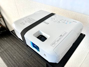 新大阪駅の東口10秒のレンタルスペース/会議室【SS新大阪】 WiFi備品全無料貸出の多目的室・ルーム617の設備の写真