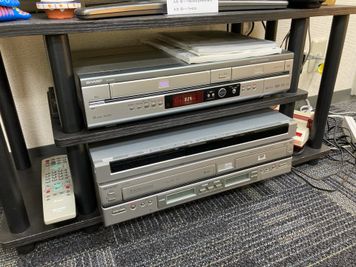 VHSからDVDにダビングできます - かちくらBASE まちのレンタル音楽室の室内の写真