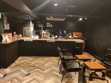 スペースの内観。壁は黒板 - レンタルスペース：Cafe LA カフェスペースの室内の写真