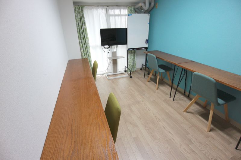 【BLUEルーム】格安貸し会議室 - エニタイムスペース新大阪