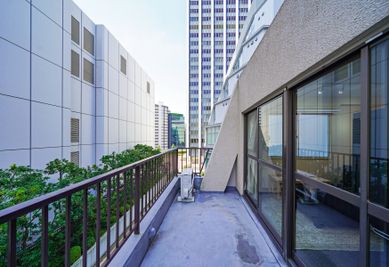 カリクラシ 西田ビル４F 広いベランダの多目的スペース！【西田ビル４F】の室内の写真