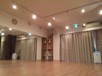 ダンススペースDD スタジオ貸切の室内の写真