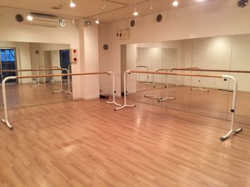 ダンススペースDD スタジオ貸切の設備の写真