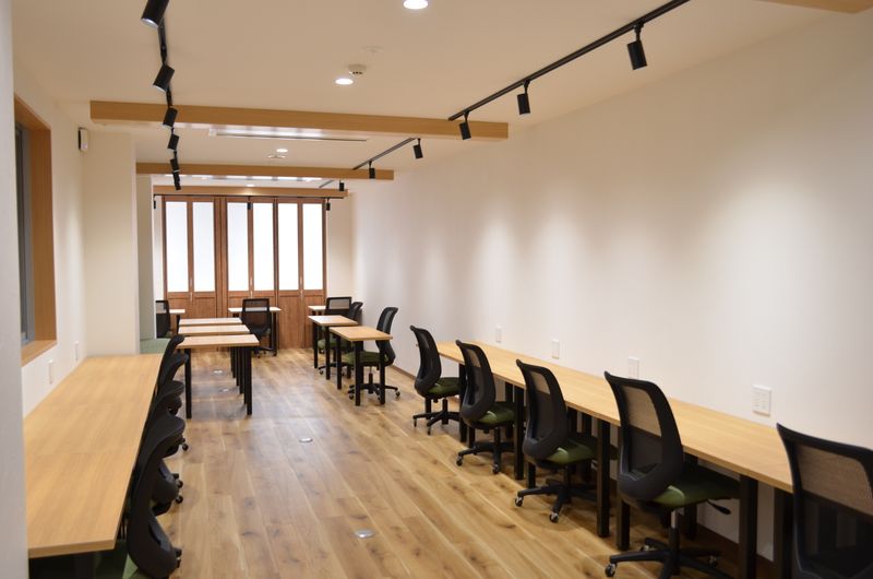 フロア貸切！路面レンタルスペース - コモンルーム中津