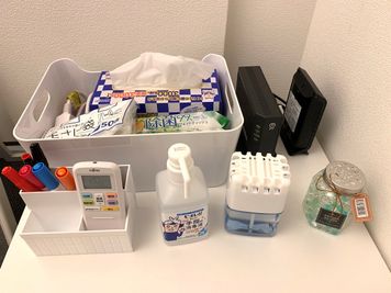 入室前のアルコール消毒と退出前の除菌清掃のご協力お願いします。 - L&Cスペース日本橋駅前 C号室の設備の写真