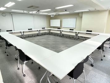 大切な会議に★ロの字型　12名(1名がけ) - 銀座ユニーク貸会議室5丁目店 G401 カンファレンスルームの室内の写真