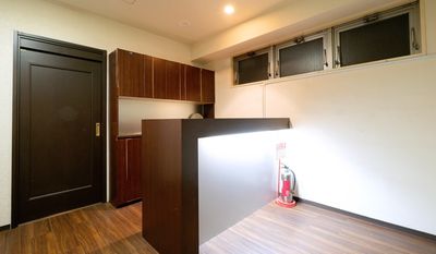 パーティの主催者向けの受付スペース - V-SPACE新宿職安通店 フリースペースの外観の写真