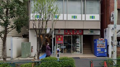 職安通り沿いです - V-SPACE新宿職安通店 フリースペースの入口の写真