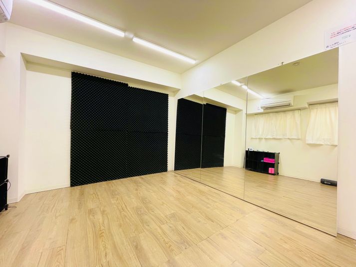 オスピタリタSTUDIO 関内店の室内の写真