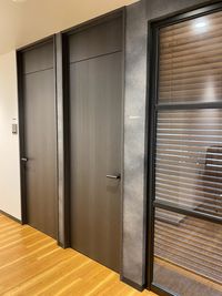 平成エンタープライズ　HEGビル Room1　の入口の写真