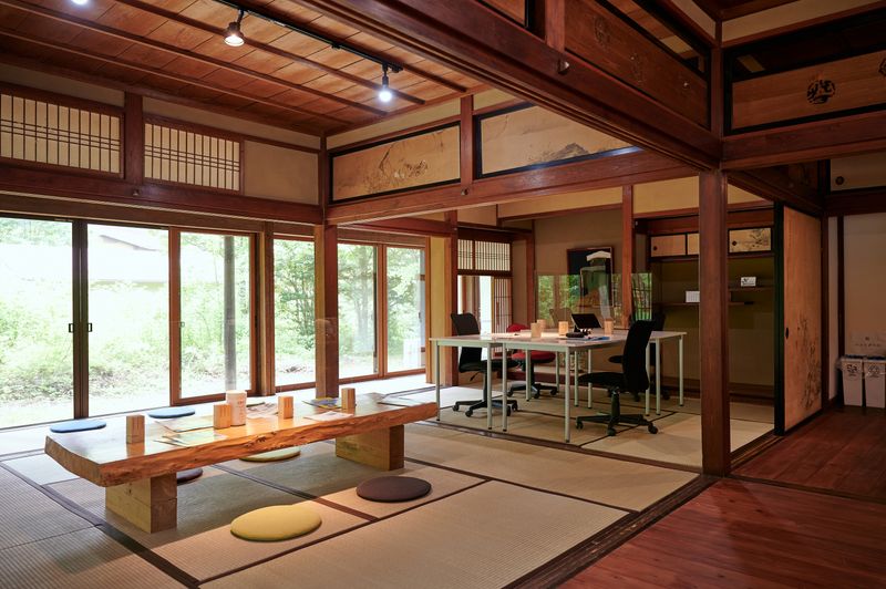 ワークスペース＆こども図書館　「奥飛騨　萬葉館」 - C&W 奥飛騨 萬葉館