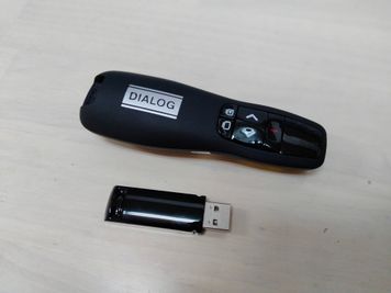 マウスポインターです。
セミナーや会議でのプレゼンに活用ください。 - ブリーグ会議室 博多出張に！駅近でアクセス◎｜27㎡・16名可の設備の写真
