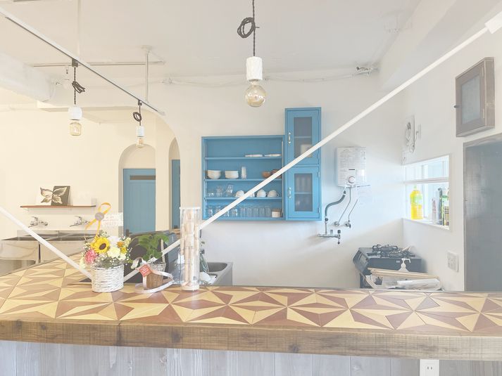 カウンターバーありのスペース - ペイント・ラウンジ