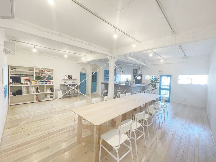 カウンターバーありのスペース - ペイント・ラウンジ