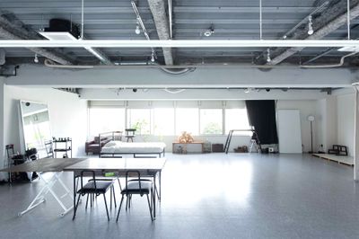 122㎡（使用床約110㎡）の広いスペース。 - studio akegure 自然光＆ストロボで思いのままに撮れる! リバーサイド撮影スタジオの室内の写真