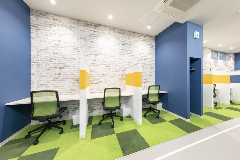 4名用会議室 - BIZcomfort新横浜