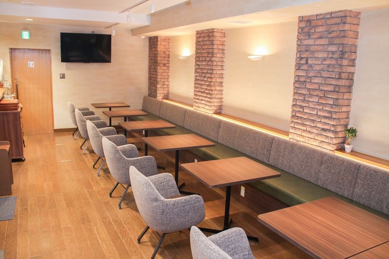 ミニセミナー用　レンタルスペース - 西新橋 貸会議室＆電源・WiFiくつろぎカフェ｜ロジカフェ