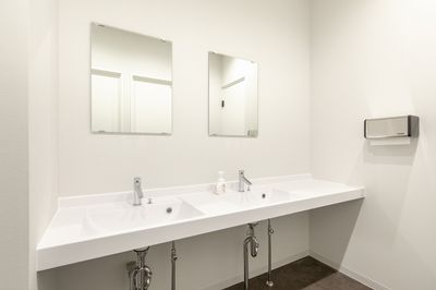 お手洗いもキレイで快適です！ - BIZcomfort新横浜 個室ワークスペース（～2名）の設備の写真