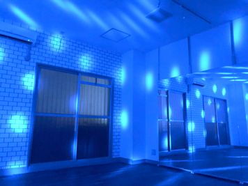 非日常的な中でダンスを楽しめる、レンタルスタジオULTRA。 - レンタルスタジオ ウルトラ 南堀江店の室内の写真