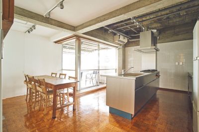 名作ヴィンテージマンションの趣のある内装 - キッチンスタジオ ディッシュ キッチン付きレンタルスペースの室内の写真