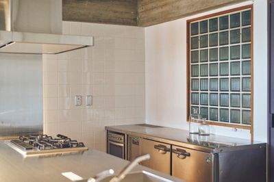 機能的なシステムキッチン - キッチンスタジオ ディッシュ キッチン付きレンタルスペースの設備の写真