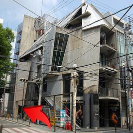 3eBAR 多目的イベントスペースの外観の写真