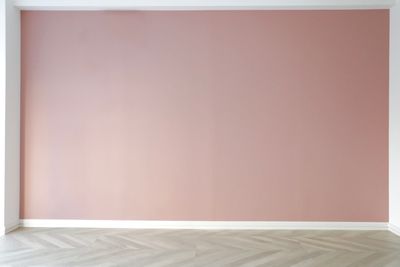 ピンクの壁 - 代々木スタジオ 代々木/白壁/自然光撮影スタジオの室内の写真