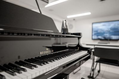 BECHSTEIN B208 (2017年製) - 渋谷ホール&スタジオ 402 BECHSTEINの室内の写真