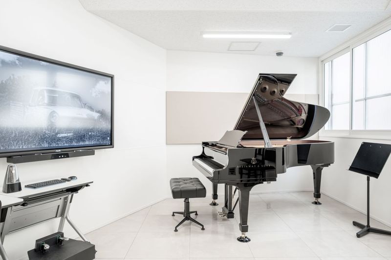 STEINWAY & SONS B211
 Hamburg (2015年製) - 渋谷ホール&スタジオ 502 STEINWAYの室内の写真