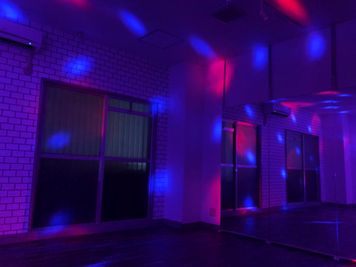 非日常的な中でダンスを楽しめる、レンタルスタジオULTRA。 - レンタルスタジオ ウルトラ 南堀江店の室内の写真