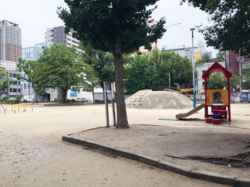 ダンスの後は公園でリラックスしたり談笑するのも良いでしょう。レンタルスタジオULTRA。 - レンタルスタジオ ウルトラ 南堀江店の室内の写真