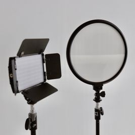 無料レンタル
LED照明（小）
 - Studio PATAKA 撮影スタジオの設備の写真