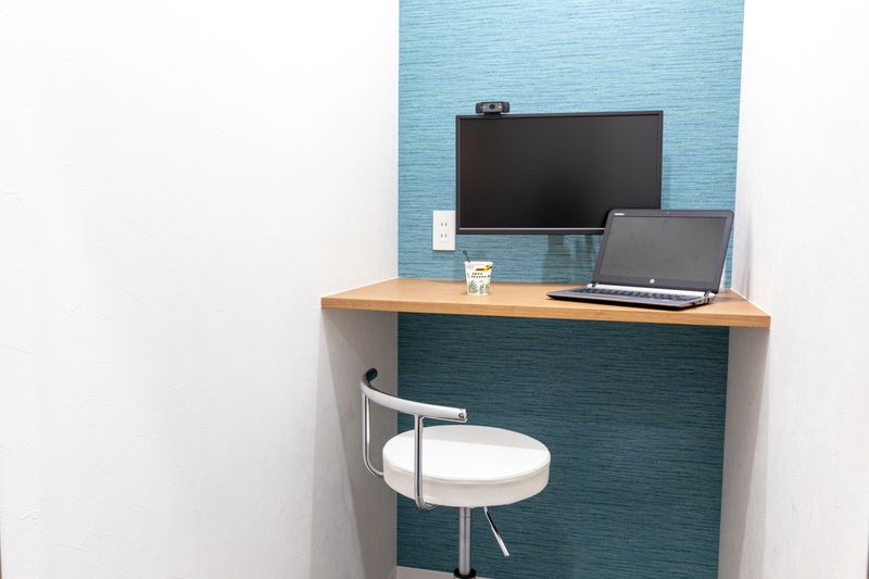 1名用WEB会議専用ルーム②※モニター付 - BIZcomfort神戸元町