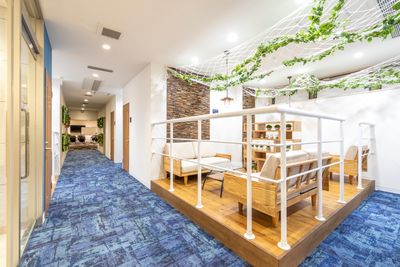 BIZcomfort神戸元町 1名用WEB会議専用ルーム②※モニター付の入口の写真