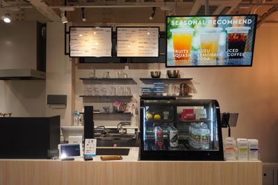 デジタルサイネージとメニューボードで商品やサービスの広告可能 - 代官山Kumikoビル 路面・自然光溢れるレンタルカフェの設備の写真