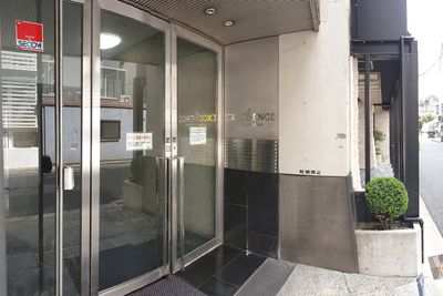 吉祥寺撮影スペース 最上階・風通し良い角部屋スペースの入口の写真